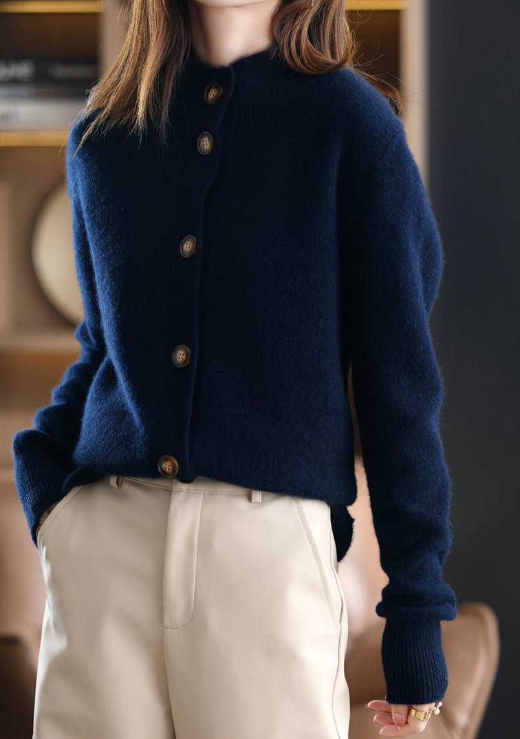 Chantal | Zachte Sweater met Knopen